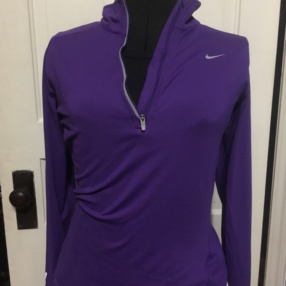 Nike Tops - Nike long sleeve active top